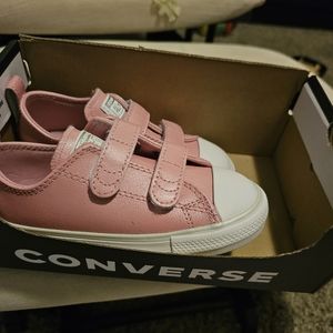Converse all star sneakers, girls size 9 new